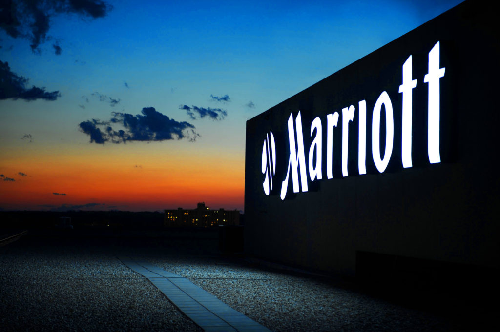 231830_Marriott_RoofSign