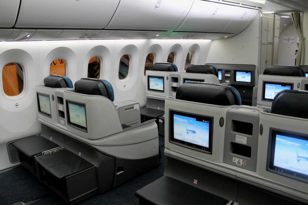 L'Aura Lite chez Azerbijan Airlines : un siège basique mais full flat.