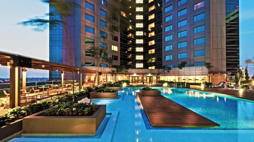 doubletree-by-hilton-hotel-johor-bahru-swimming-pool