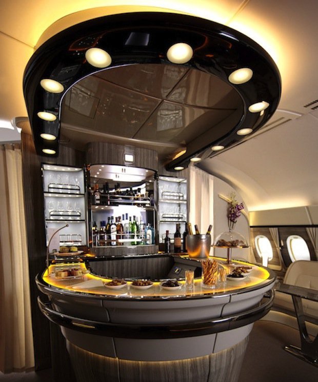 Emirates-A380-Onboard-Lounge4-1