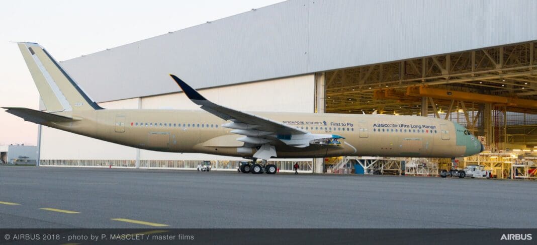 avion, plein air, ciel, véhicule, Transport aérien, transport, avion de ligne, aviation, aéroport, Avion à réaction, Moteur d’avion, Compagnie aérienne, Ingénierie aérospatiale, volet, Constructeur aéronautique, Moteur à réaction, route, grand, Service, Biréacteur, piste, jet, tarmac, garé, sol