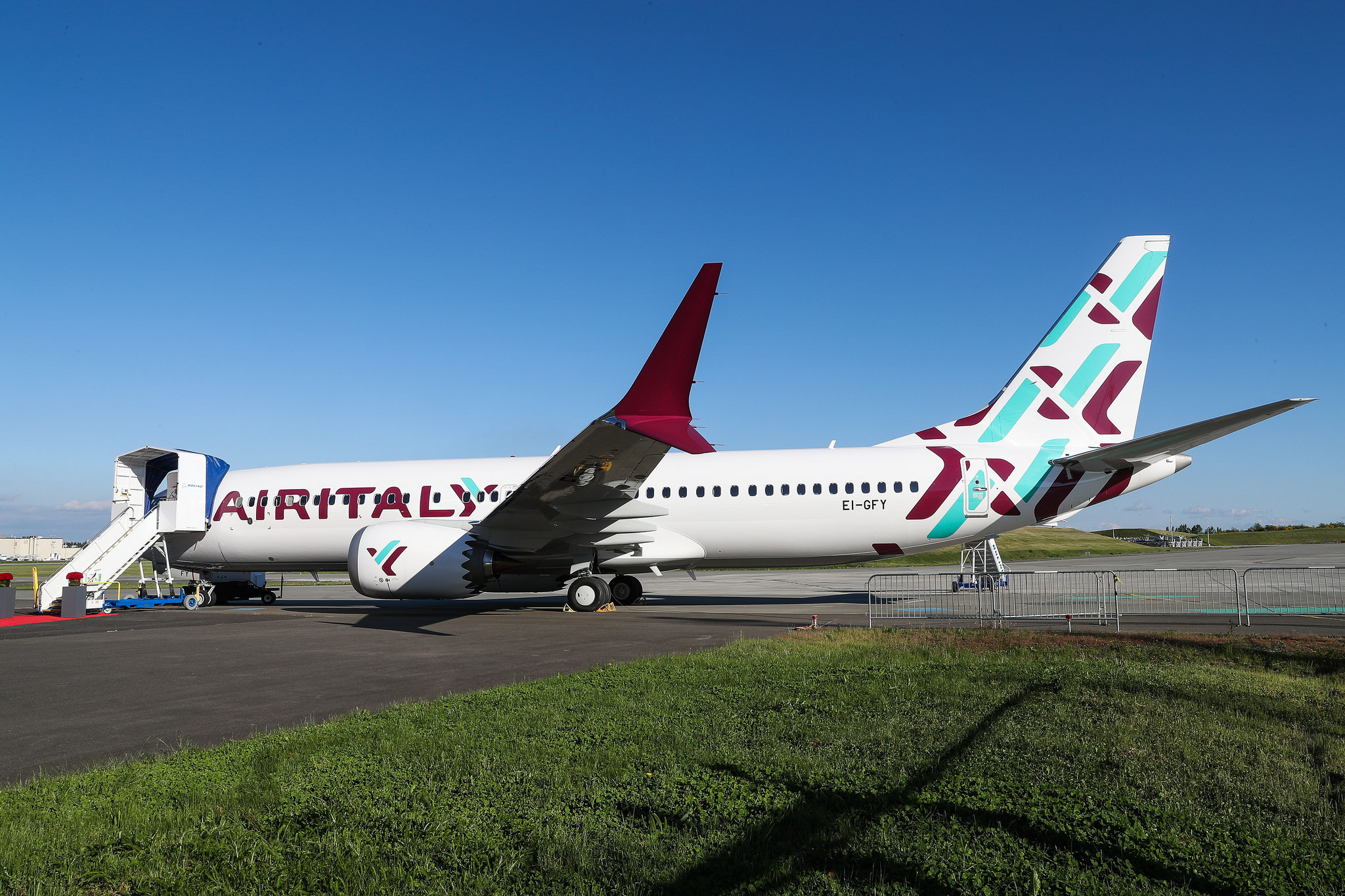 Самолеты италии. Air Italy авиакомпания. Самолеты Air Italia. 737 Катар. Boeing 737 Qatar Airways.