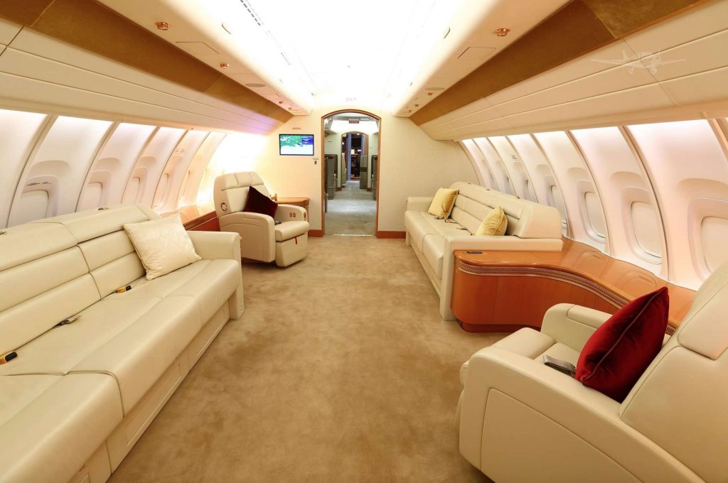 intérieur, canapé, sol, véhicule, Cabine d’avion, décoration d’intérieur, plafond, mur, avion