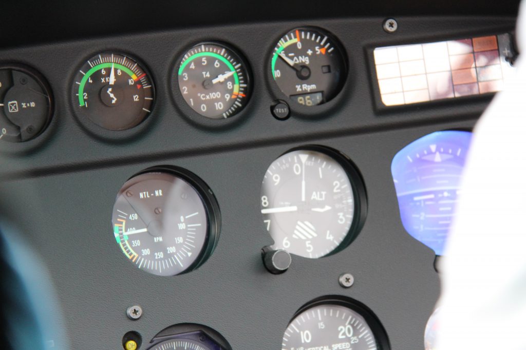 appareil, panneau de contrôle, jauge, Instrument de mesure, Instruments de vol, indicateur de vitesse, tachymètre, cockpit, voiture