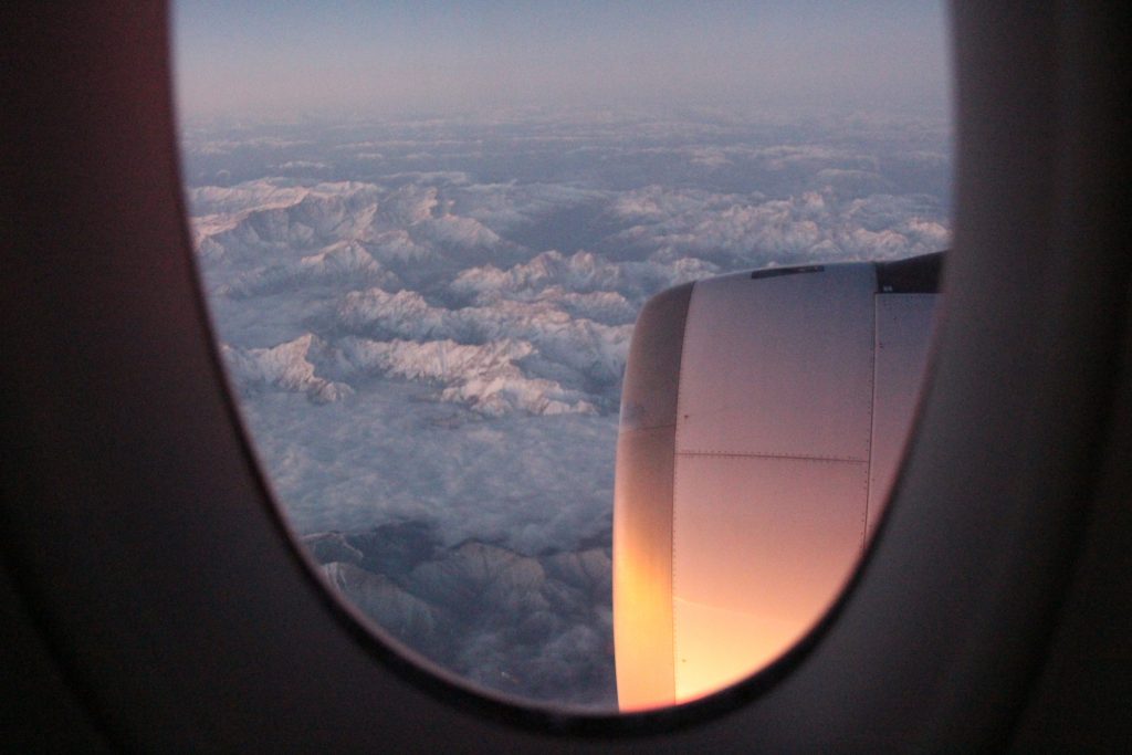 fenêtre, avion, nuage, ciel, bâtiment, montagne, vol, intérieur, plein air