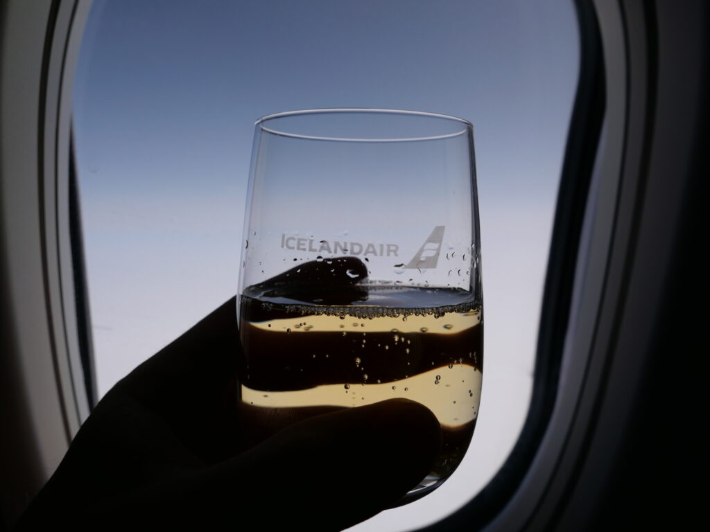 verre, conteneur, ciel, Matière transparente, Verre à vin, boisson, récipients pour boire, Verrerie, fenêtre, Vaisselle de bar, vin, plein air