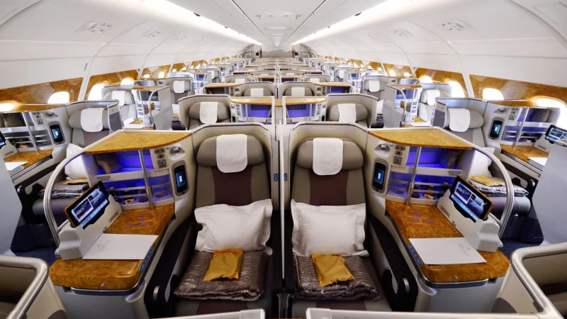 intérieur, passager, Cabine d’avion, avion, plafond, chaise, Emirates