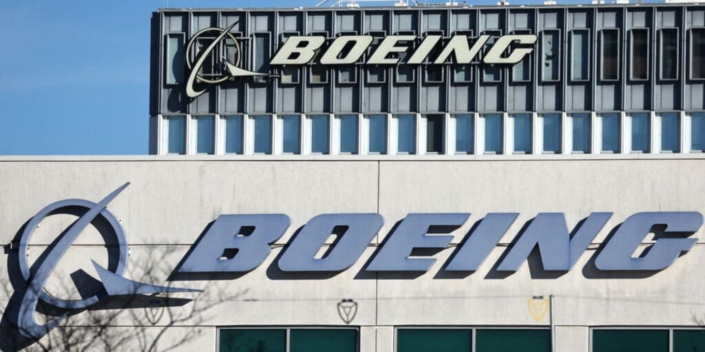 texte, scène, plein air, bâtiment, ciel, magasin, signe, signalisation, Boeing