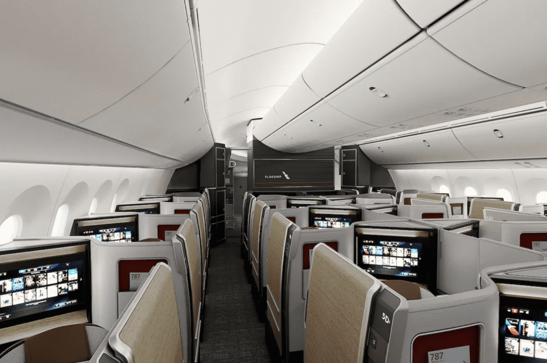 intérieur, Cabine d’avion, texte, plafond, American Airlines
