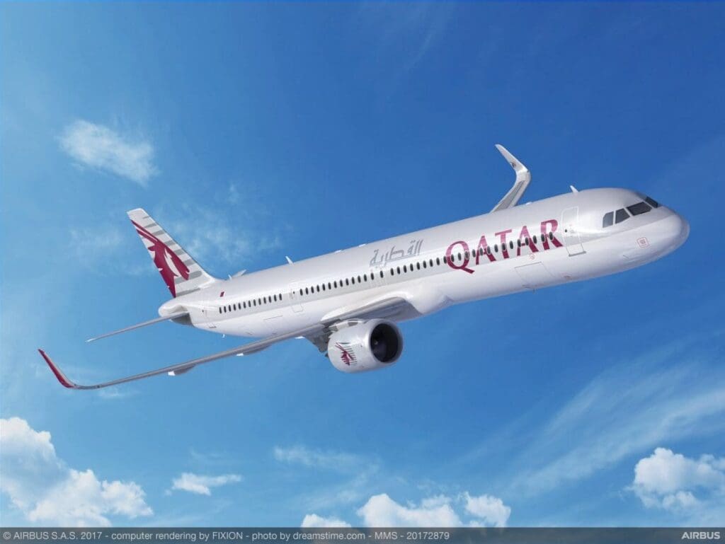 ciel, nuage, avion, avion de ligne, Compagnie aérienne, Transport aérien, transport, capture d’écran, plein air, Moteur à réaction, airbus, Moteur d’avion, volet, Biréacteur, Avion à fuselage étroit, Ingénierie aérospatiale, Service, véhicule, jet, Avion à réaction, aéroport, aviation, air, bleu