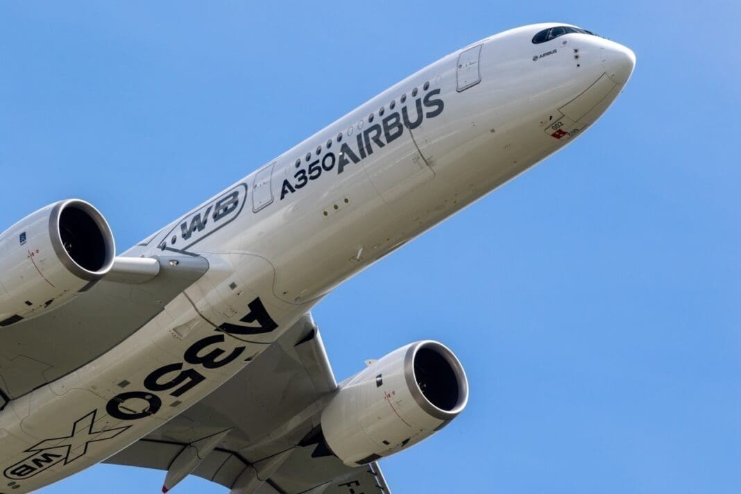 avion, ciel, transport, plein air, Transport aérien, avion de ligne, Compagnie aérienne, Moteur d’avion, Ingénierie aérospatiale, volet, Moteur à réaction, Avion à réaction, véhicule, vol, jet, aile, airbus, air, aviation, Biréacteur, Avion à fuselage étroit, Constructeur aéronautique, Service, Airbus, A350