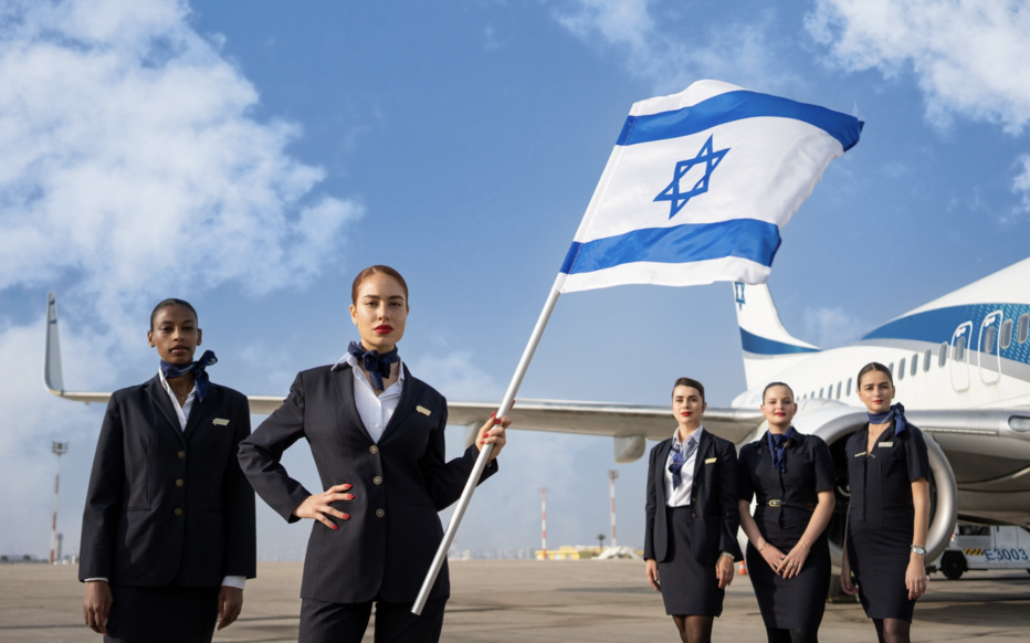 ciel, personne, habits, homme, costume, plein air, drapeau, avion, nuage, debout, personnes, groupe, pose, aviation, sol