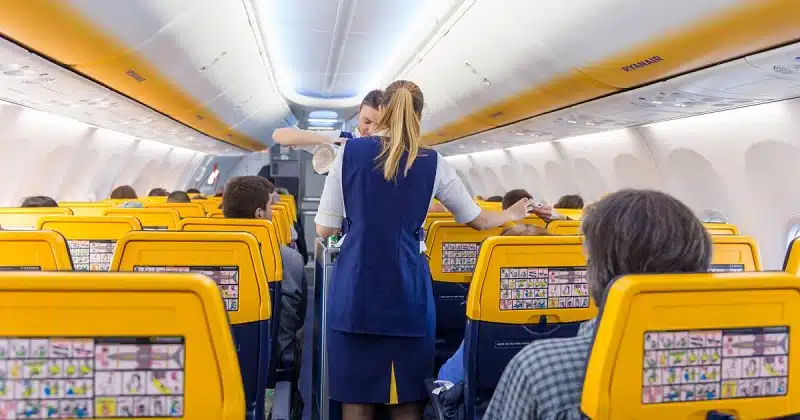 habits, avion, Cabine d’avion, passager, personne, intérieur, wifi en avion Ryanair Starlink
